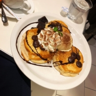 Light Cafe ＆ Dining Bar