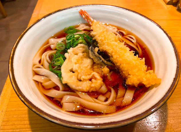 驛釜きしめんで名古屋名物のきしめんを堪能