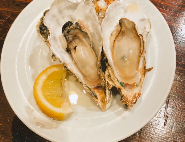 【ディナー】栄で新鮮な牡蠣と白ワイン