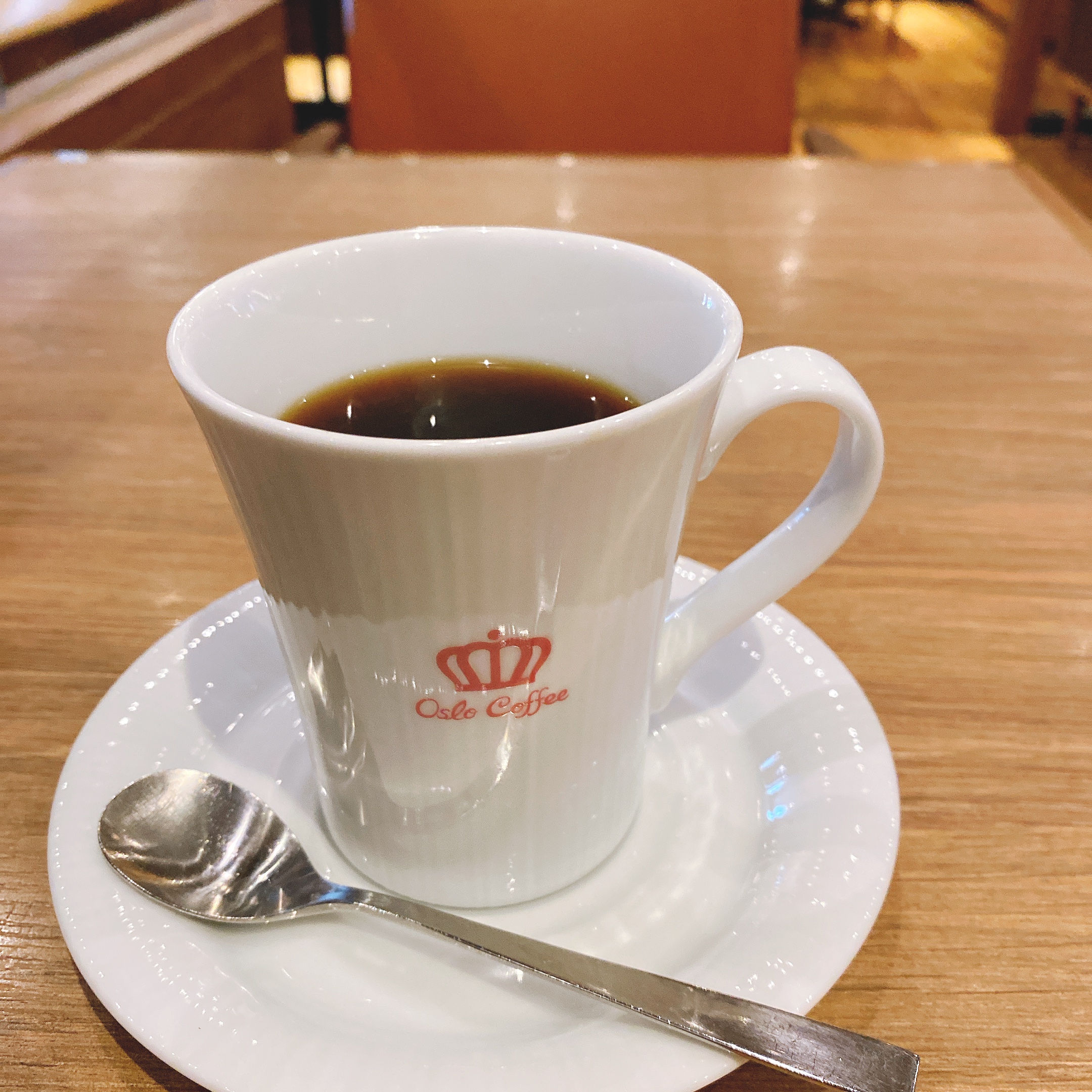 カフェでパスタと美味しいコーヒー