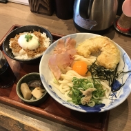 名駅で讃岐うどんランチ850円