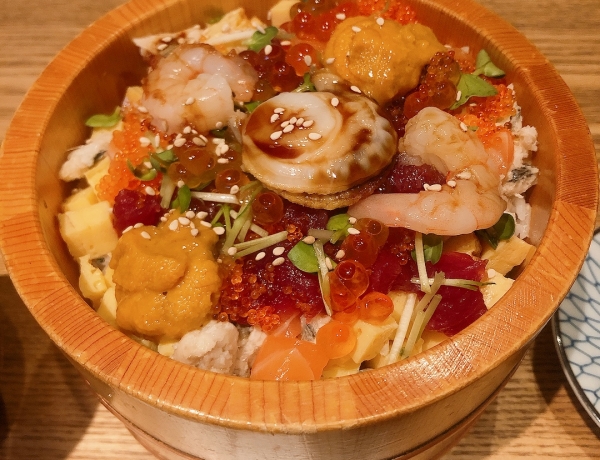 海鮮ちらし丼