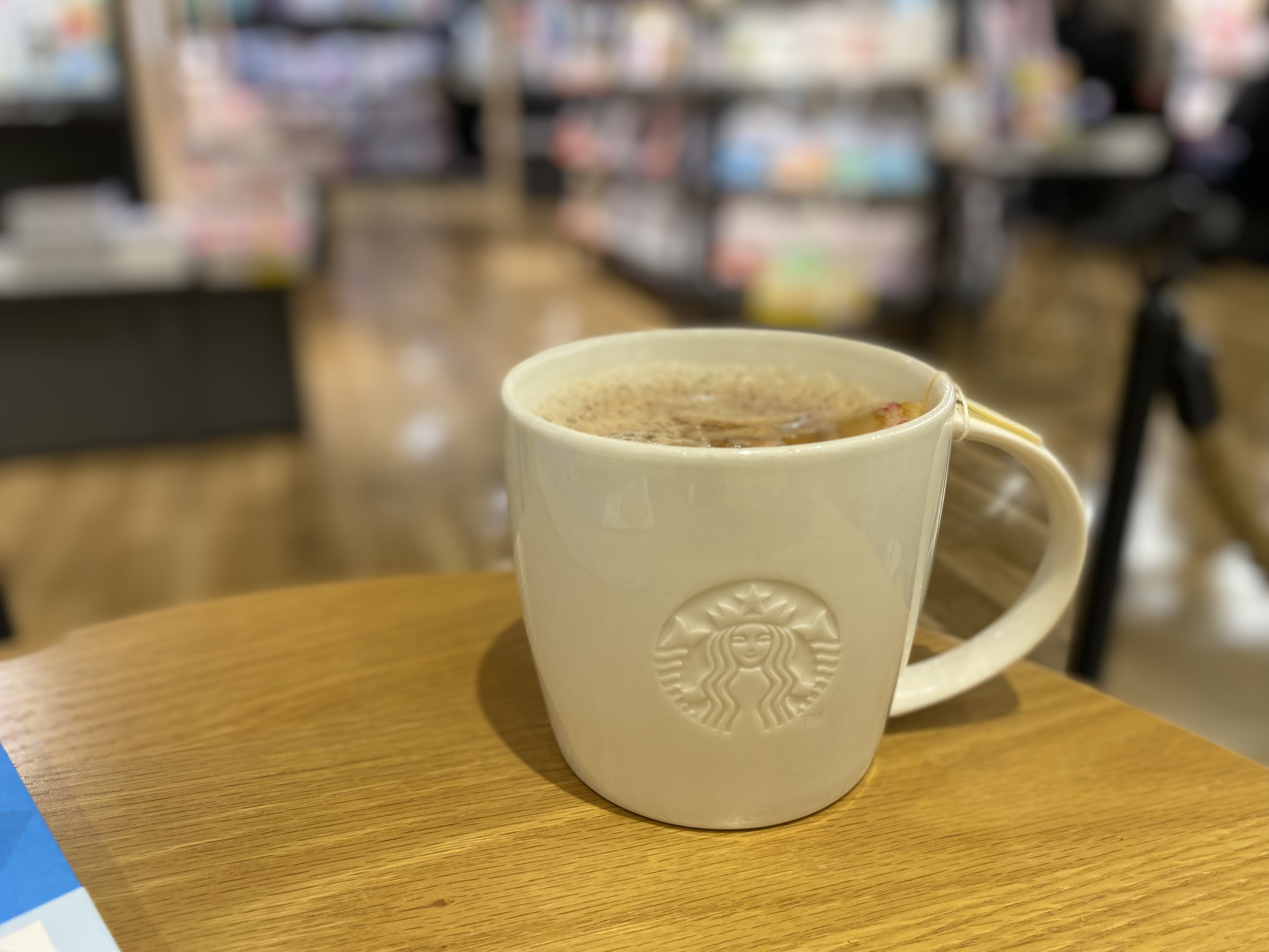 【アスナル金山】スタバ併設本屋さんでのんびりコーヒータイム