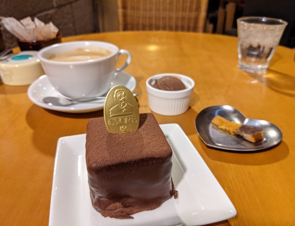 チョコレートカフェでショコラータ