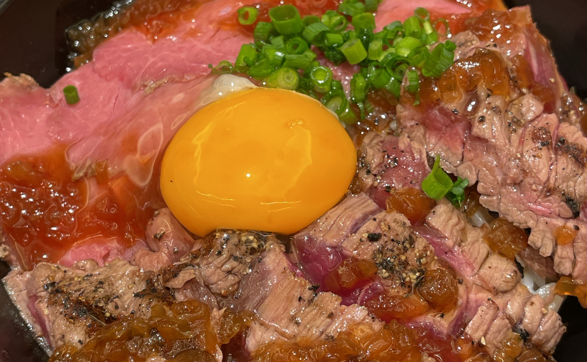 ステーキ&amp;ローストビーフ丼