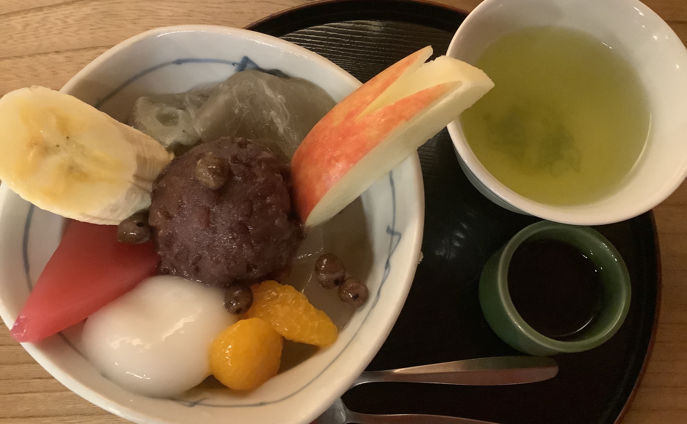 おいしいあんみつとおむすび定食