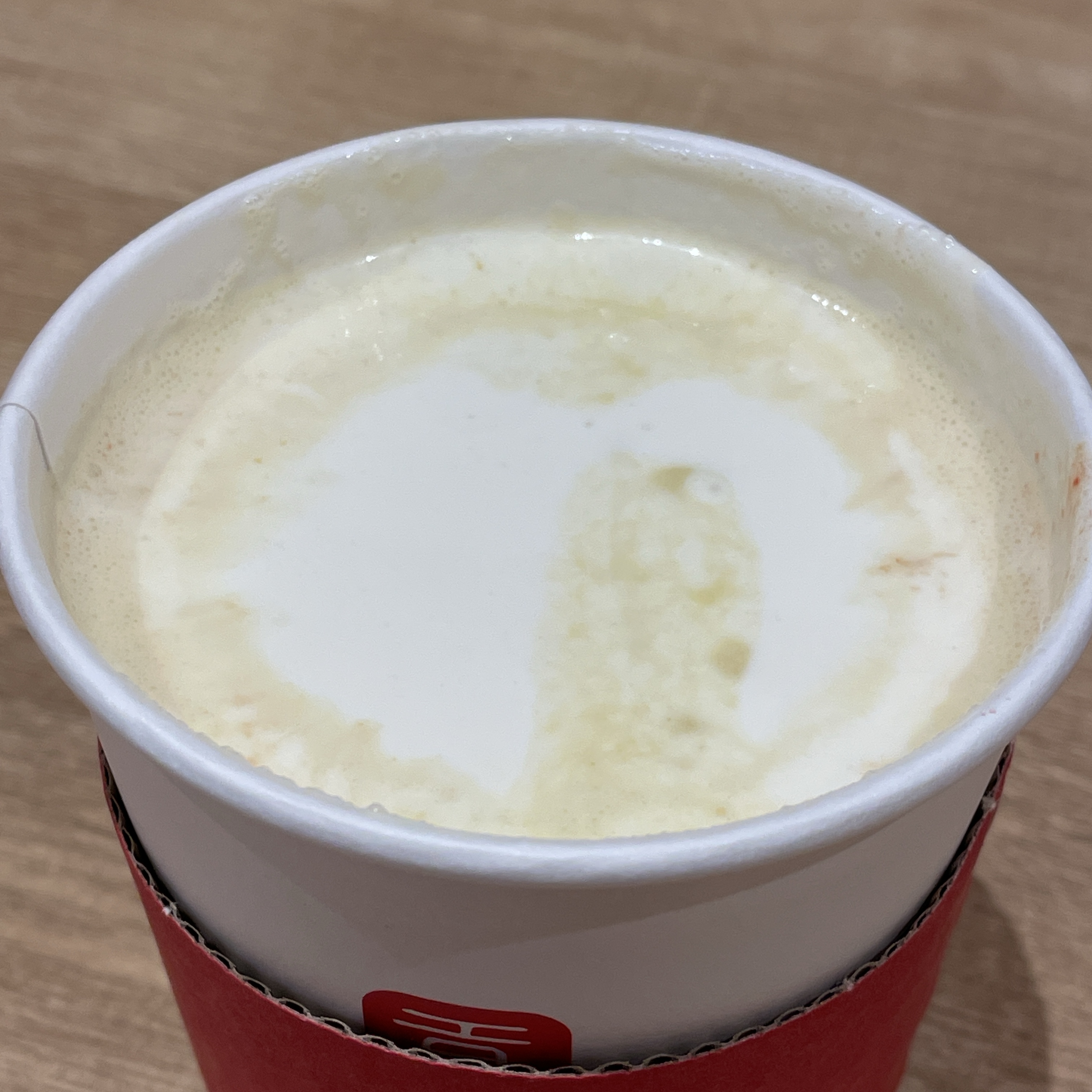 いちごピスタチオミルクティー