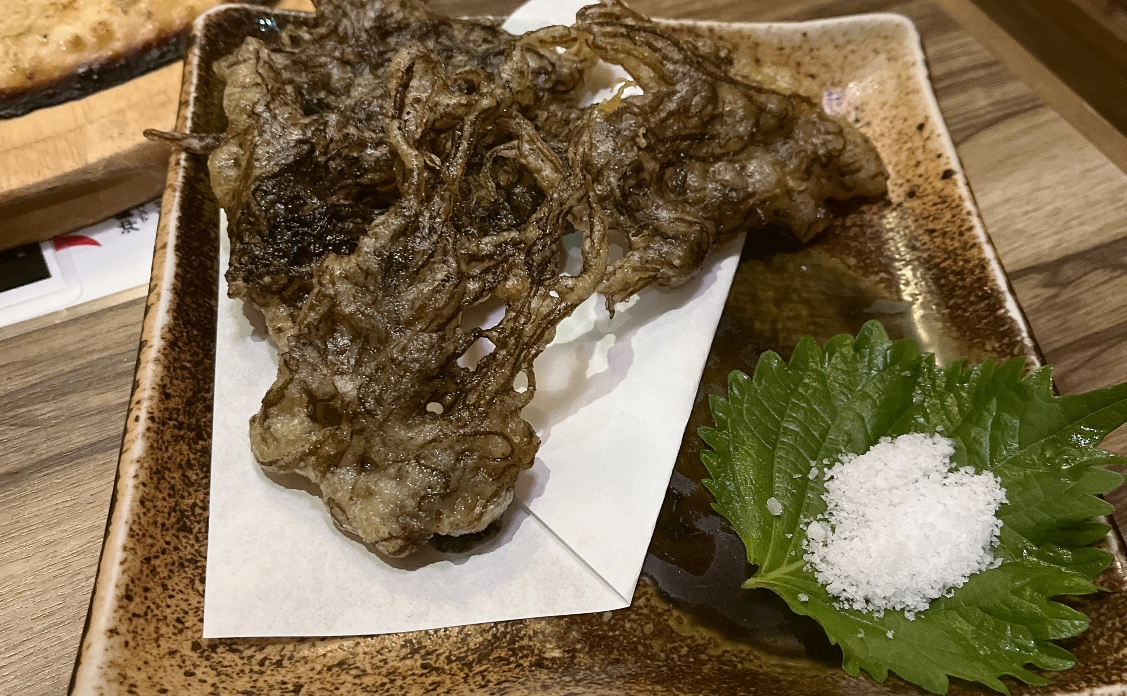 沖縄料理屋さんのもずく天ぷら