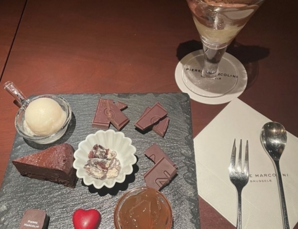 チョコレート屋さんの濃厚チョコレートパフェ。