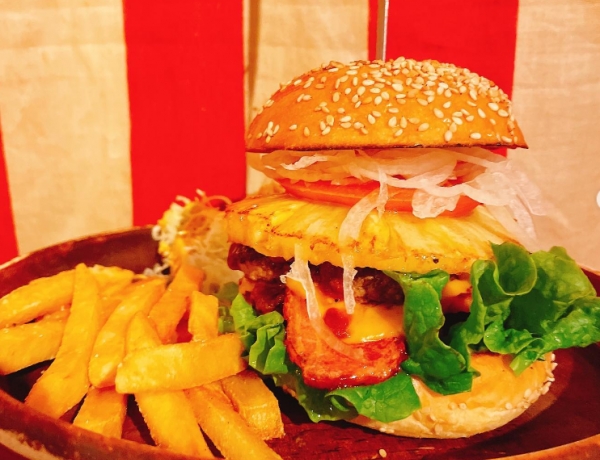 腹ペコな時は「Big waves burger」!|WAVES BURGER 名駅店 (ウェーブスバーガー)