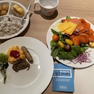スモークサーモンもチーズも食べ放題♡