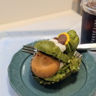 シャチボンとカエルまんじゅうのコラボ