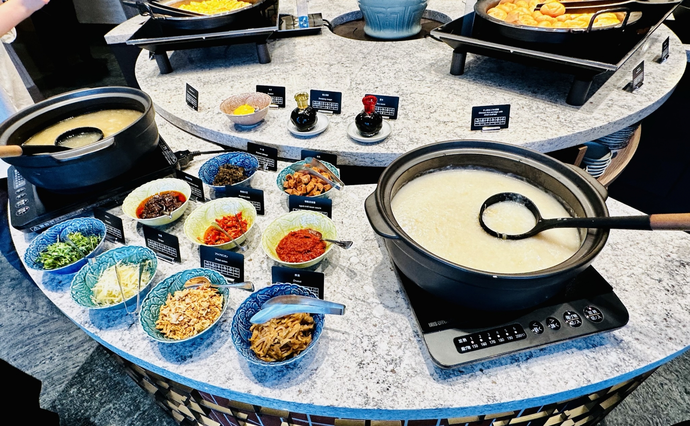 【匿名配送】ヒルトンビュッフェ　実休光忠 hilton-chinese-restaurant001.jpg