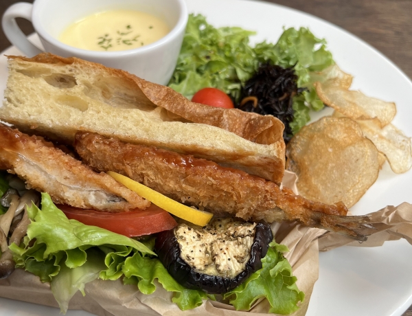 自家製パン×アジフライ🐟🥪