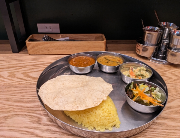 エリックサウスでスパイシーなカレー