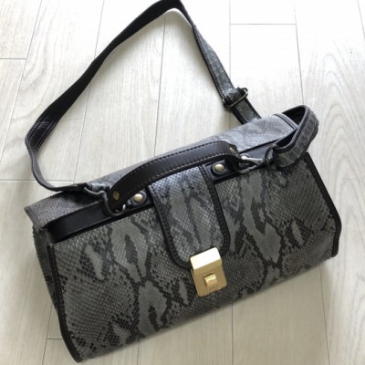 スネークドクターバッグ 165,000円(税込)